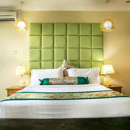 Kebbys Hotel Dar es Salaam Exteriör bild
