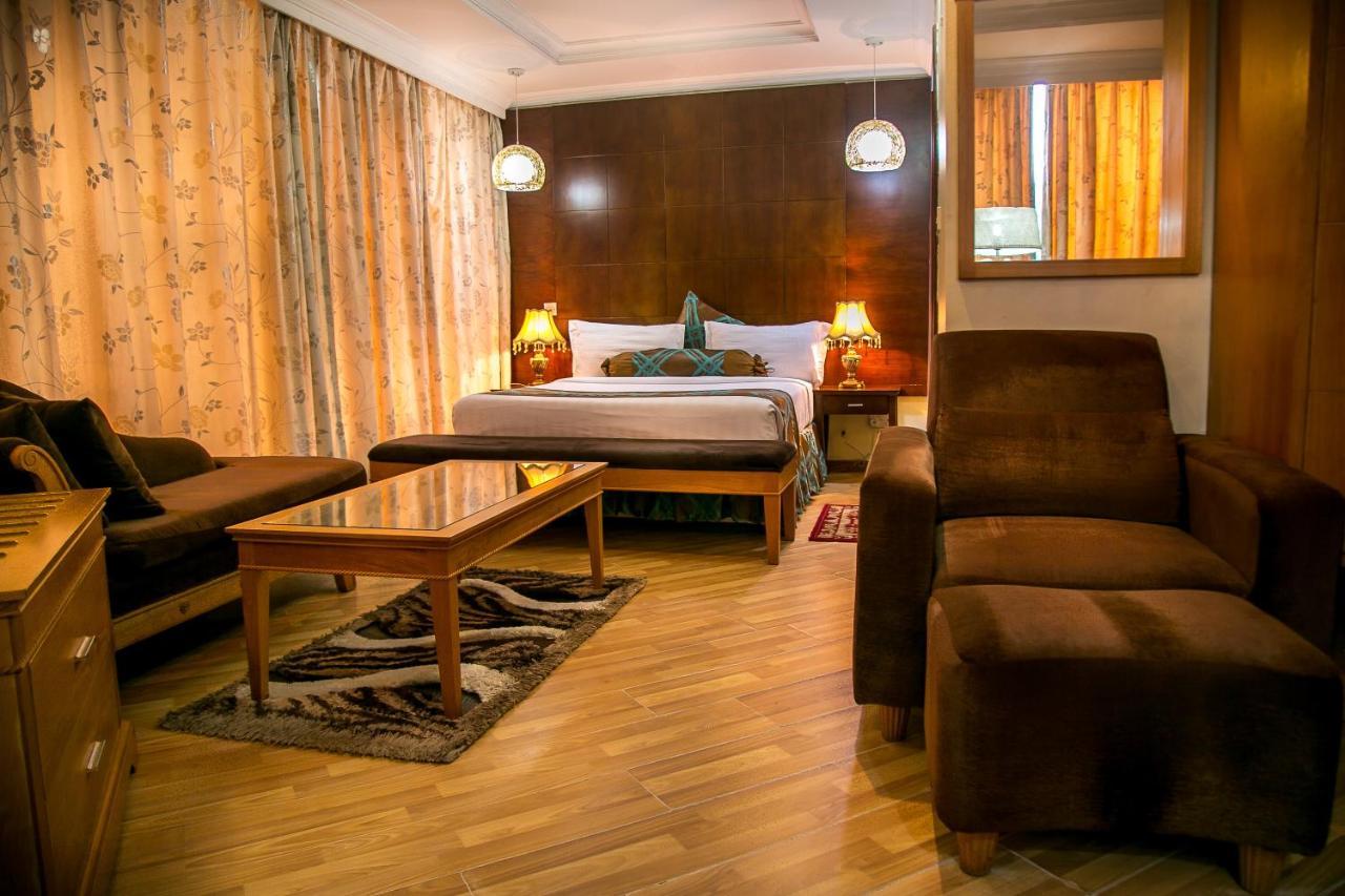 Kebbys Hotel Dar es Salaam Exteriör bild