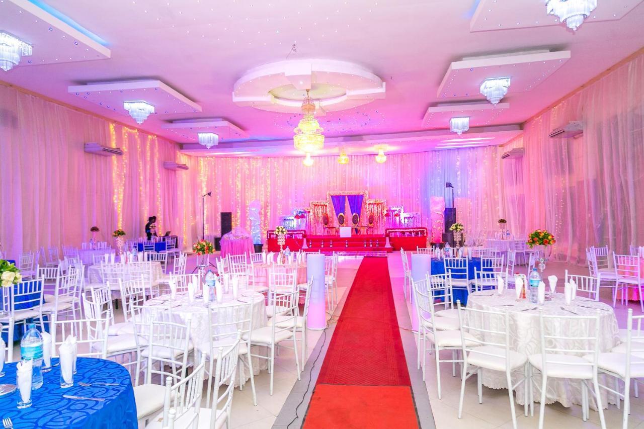 Kebbys Hotel Dar es Salaam Exteriör bild