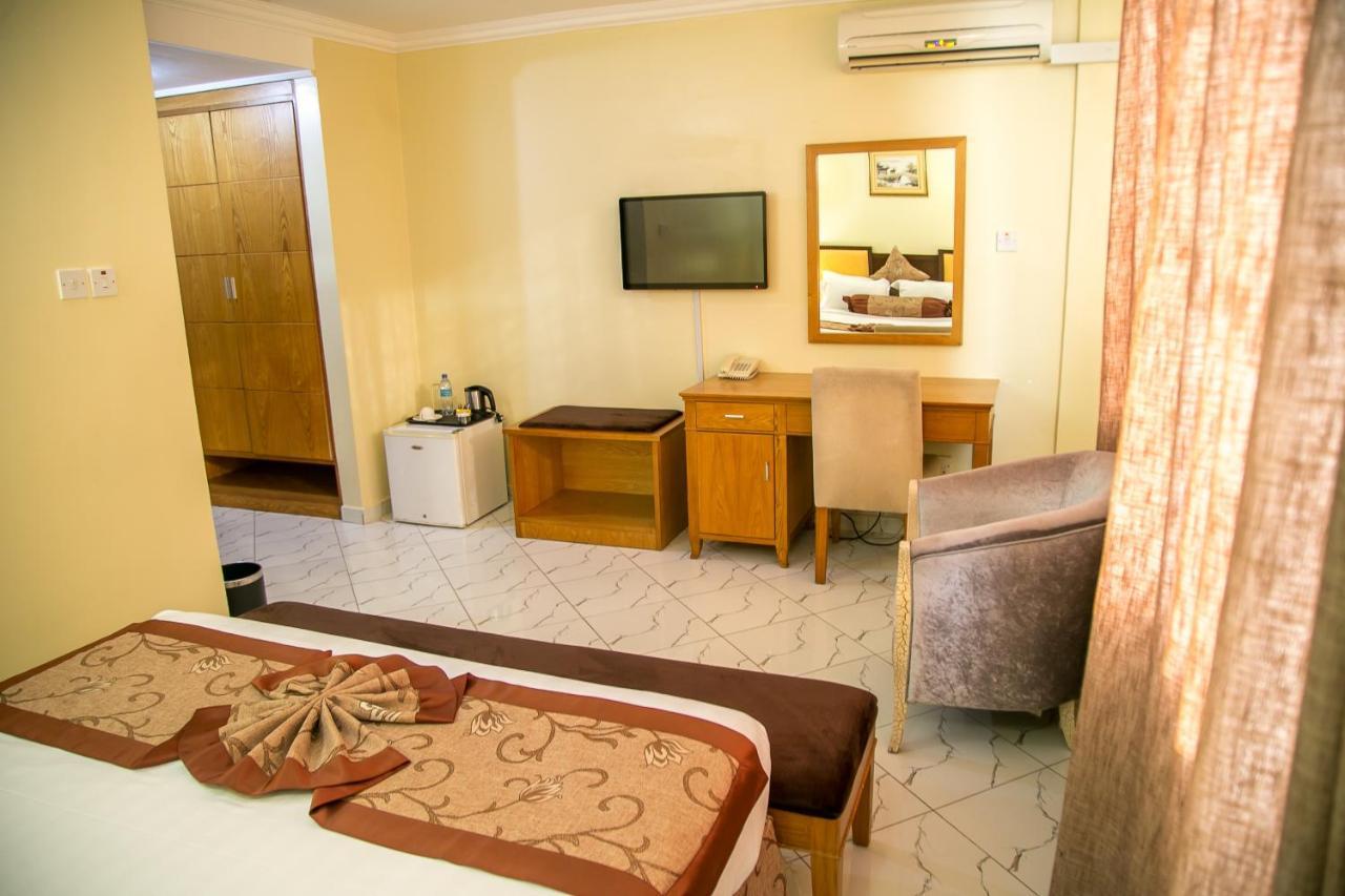 Kebbys Hotel Dar es Salaam Exteriör bild