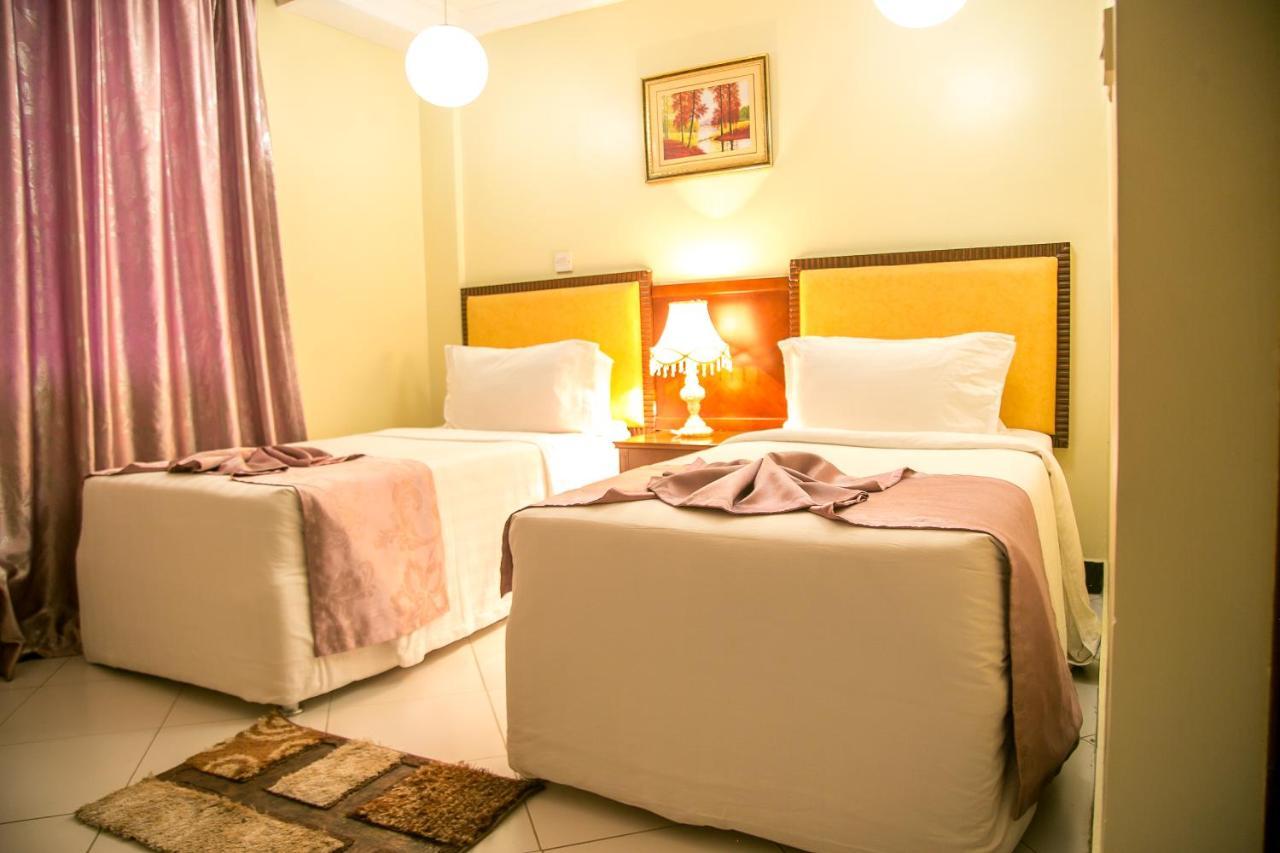 Kebbys Hotel Dar es Salaam Exteriör bild